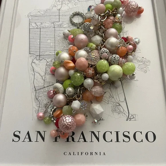 Coquette maximalist beaded bracelet - Picture 3 of 5